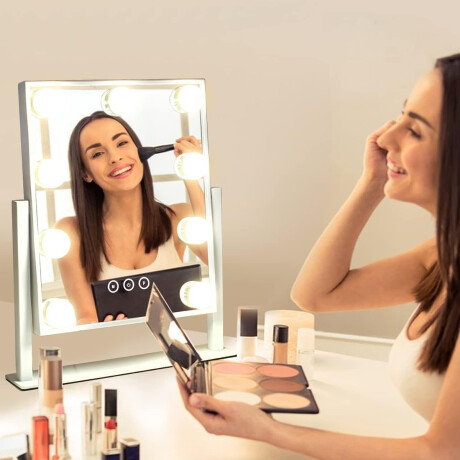 Espejo Con Luz Led Regulable Para Maquillaje Chico Unica