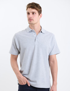 520857 REMERA FERAUD Gris
