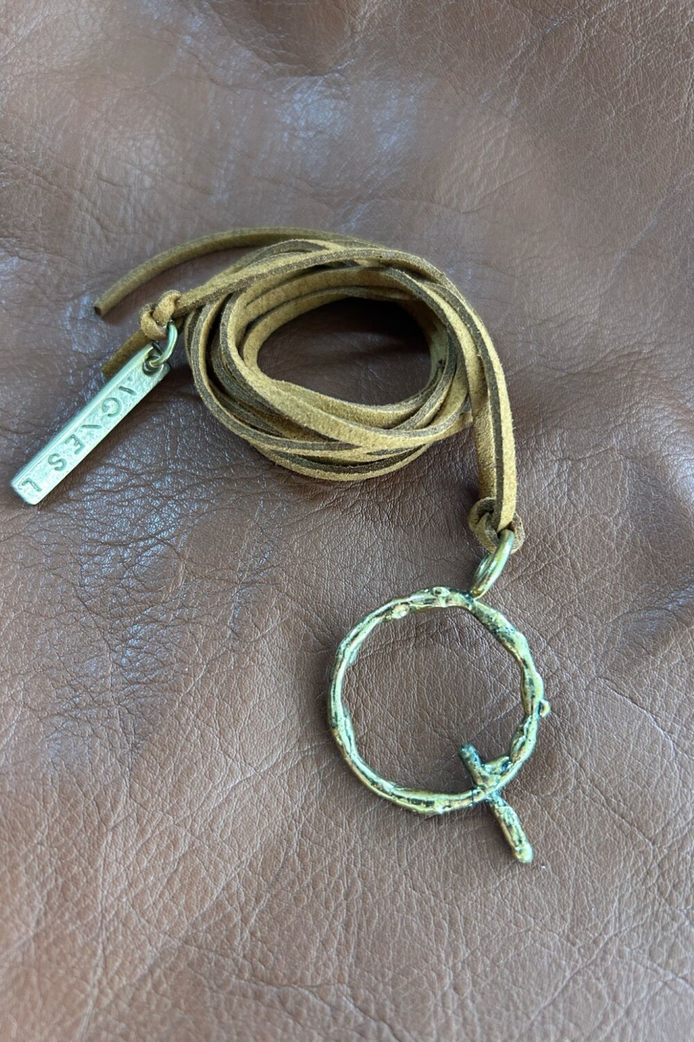 Spelling Necklace Q