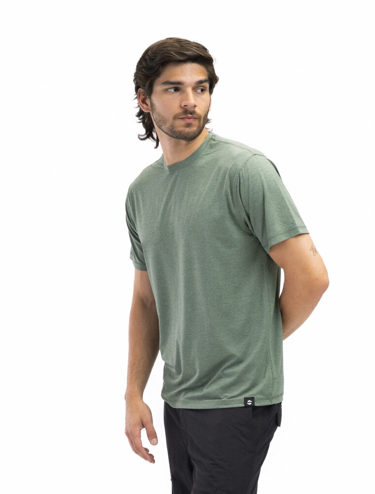 Remera Dry Fit Vintage Wash Scandinavian Verde