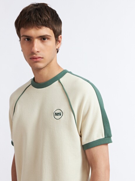 REMERA SPORT CRUDO