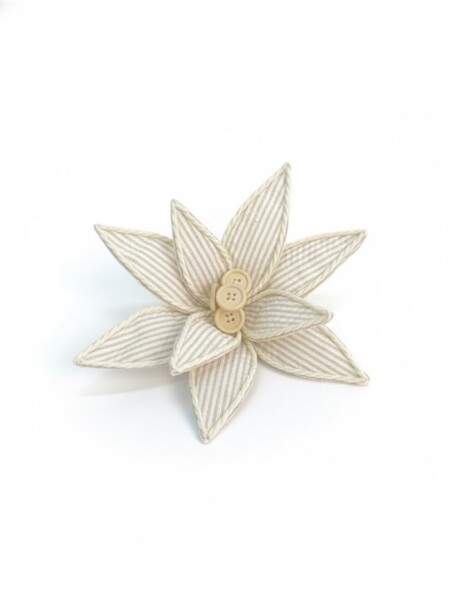 FLOR NAVIDEÑA CORDONES Y BOTONES RUSTICA 25 CM. FLOR NAVIDEÑA CORDONES Y BOTONES RUSTICA 25 CM.