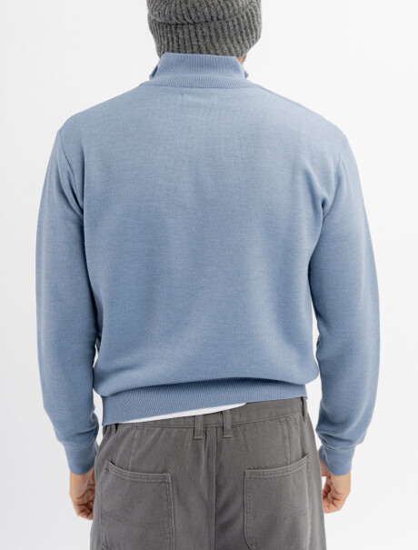 Remera medio cierre Tilo celeste