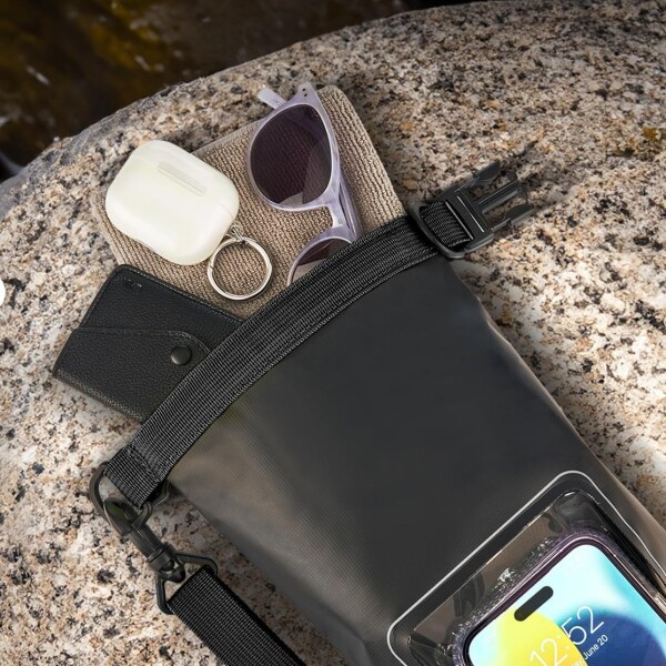 Bolso Estanco 2 Litros Celular Playa Arena Resistente Agua Variante Color Negro