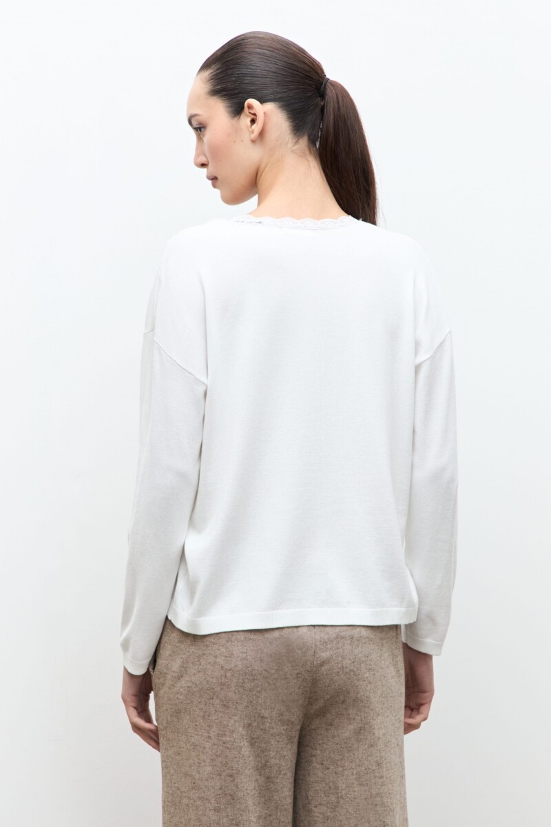 Sweater con encaje crudo