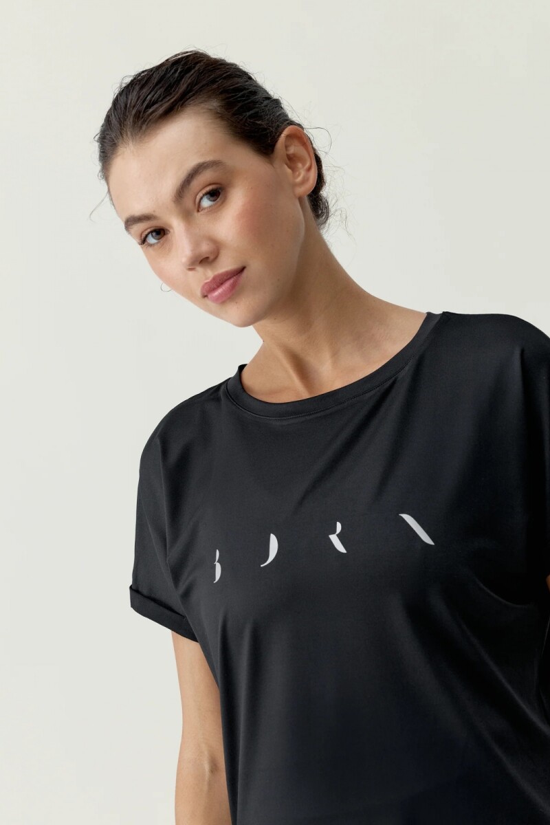REMERA AZAMI Negro