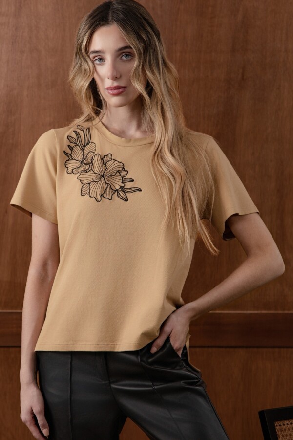 Remera Casual. Remera Casual.