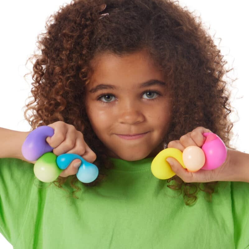 RAINBOW TEENIE NEEDOH- squishy pelota Rainbow Teenie Needoh- Squishy Pelota