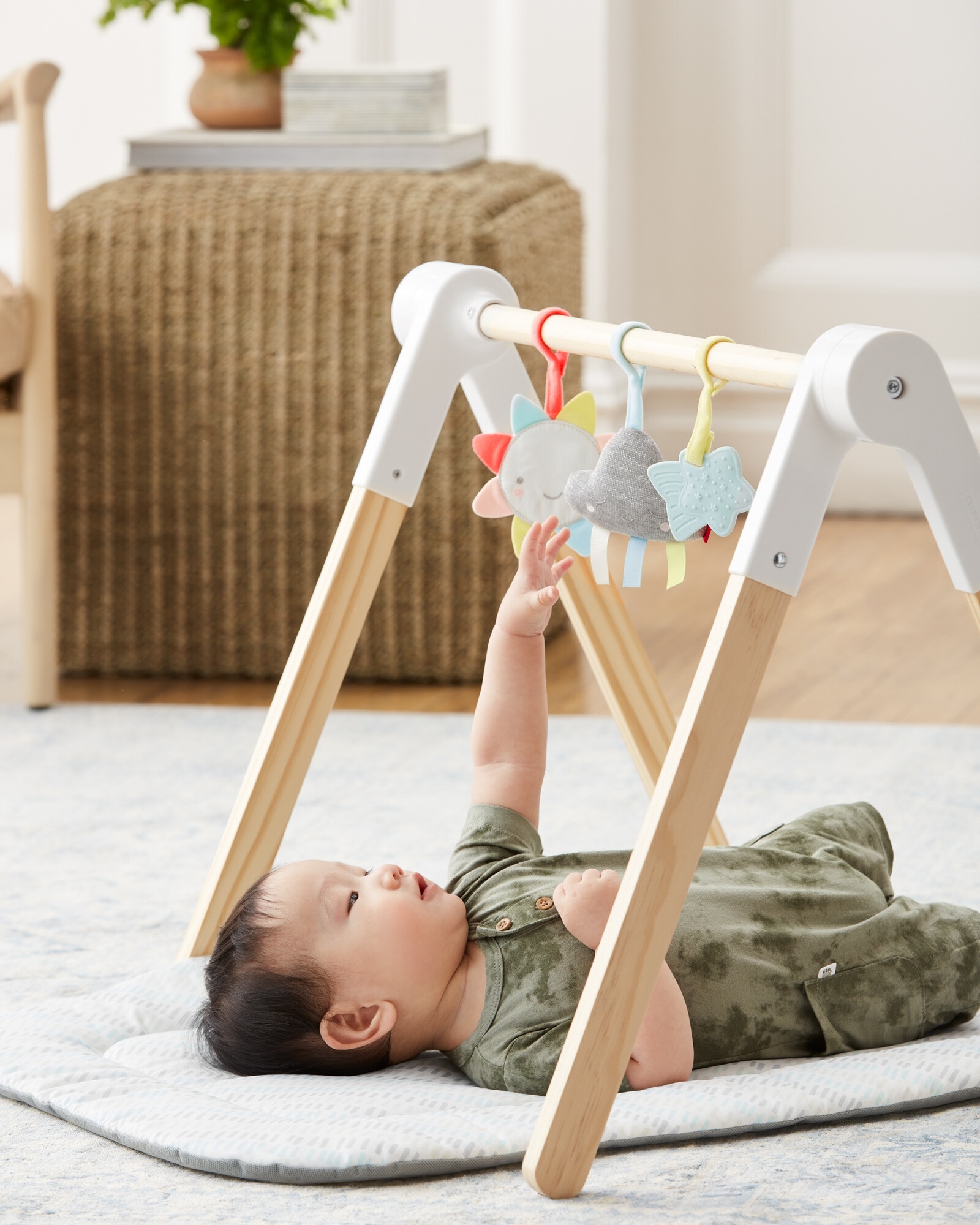 Gimnasio infantil en madera, diseño nube Gimnasio infantil en madera, diseño nube