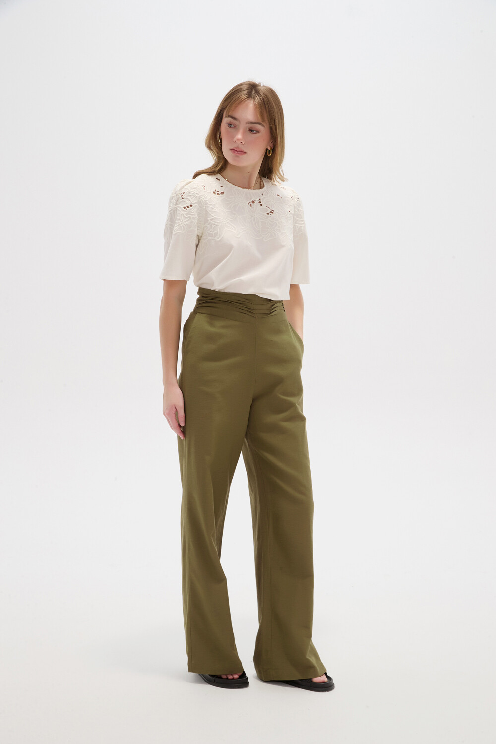 Pantalon Ravu Verde Oliva
