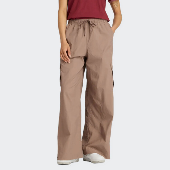 Pantalón New Balance Woven Cargo Marrón