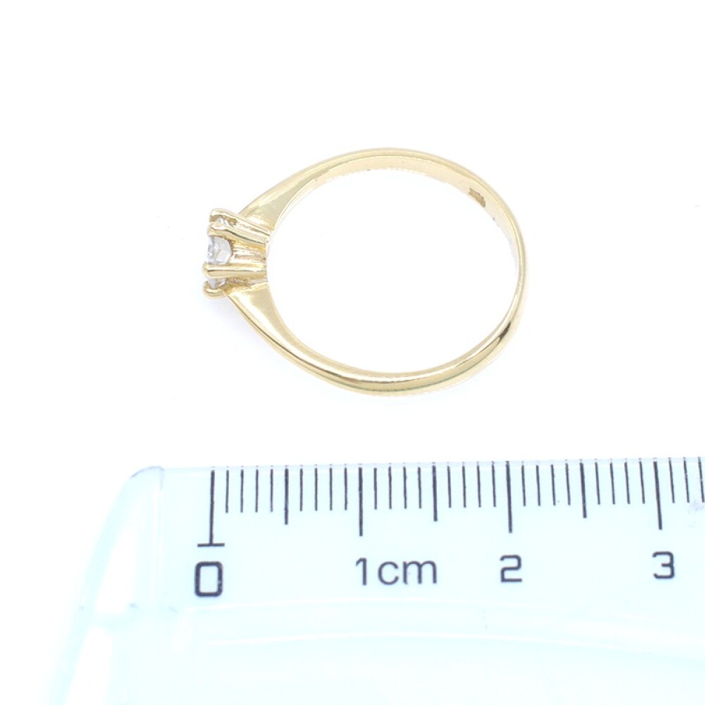 Anillo solitario en oro 18k amarillo y brillante Anillo solitario en oro 18k amarillo y brillante