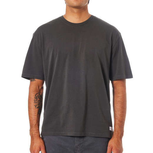 Remera Katin Box Fit Heritage Negro Remera Katin Box Fit Heritage Negro
