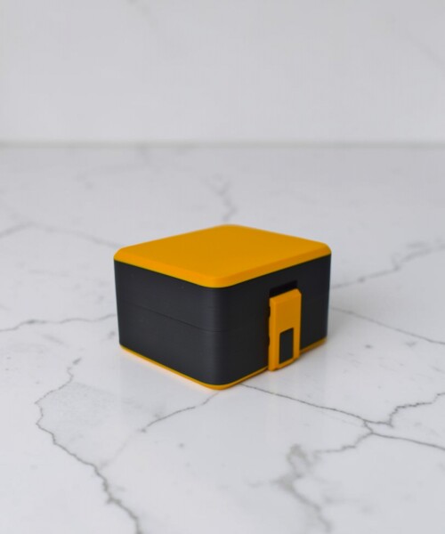 Caja Eco Prestige 8 x 7 x 4,7 cm - AMARILLO/NEGRO