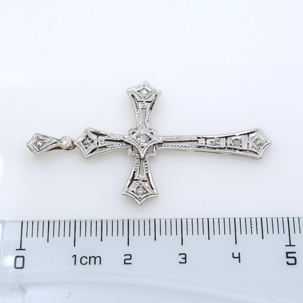 Cruz en oro 18k de 2 tonos , brillante y diamantes Cruz en oro 18k de 2 tonos , brillante y diamantes
