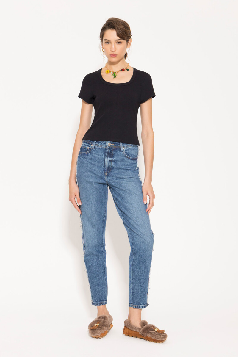 REMERA MIRANDA Negro