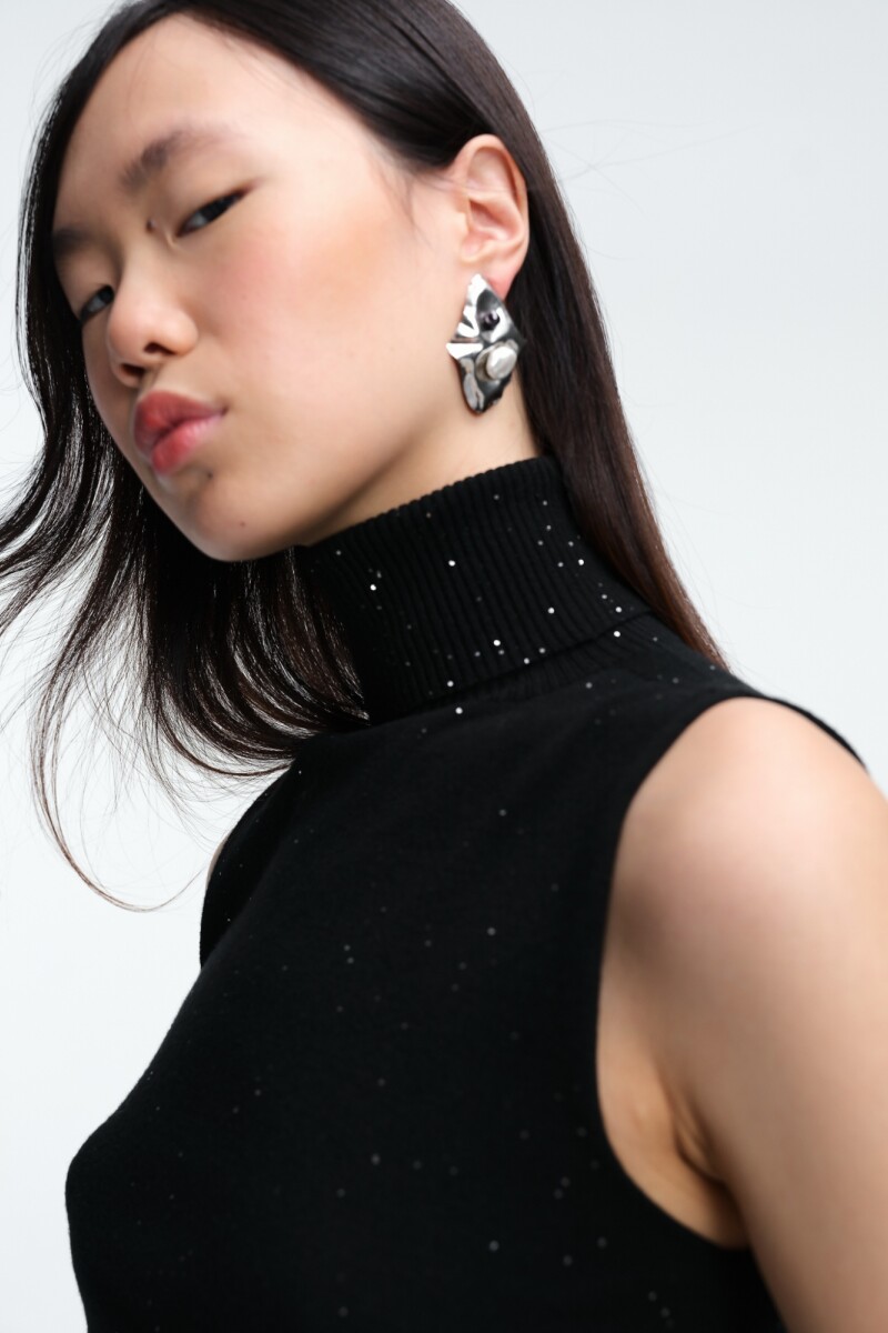 TOP SIN MANGAS Negro