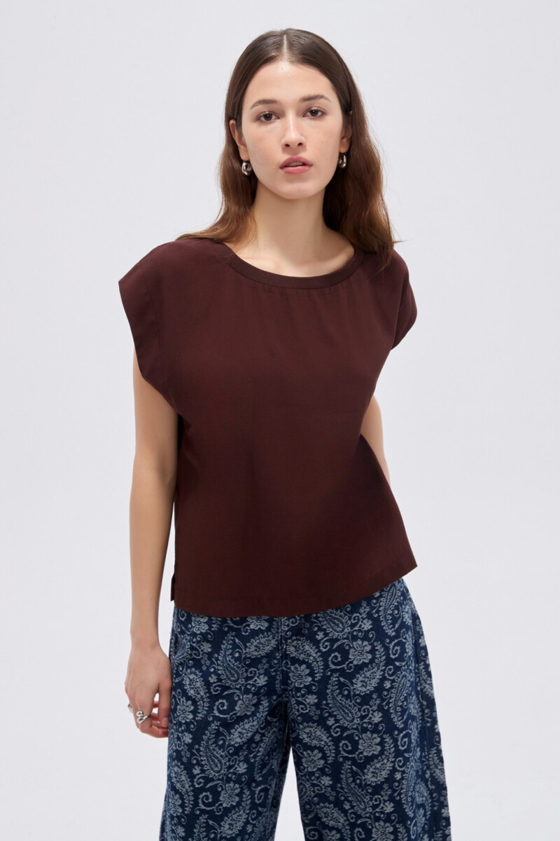 Remera Zoru - Marron 