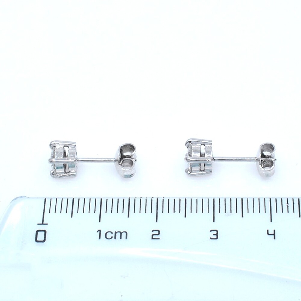 Caravanas en oro 18k blanco y brillantes Caravanas en oro 18k blanco y brillantes
