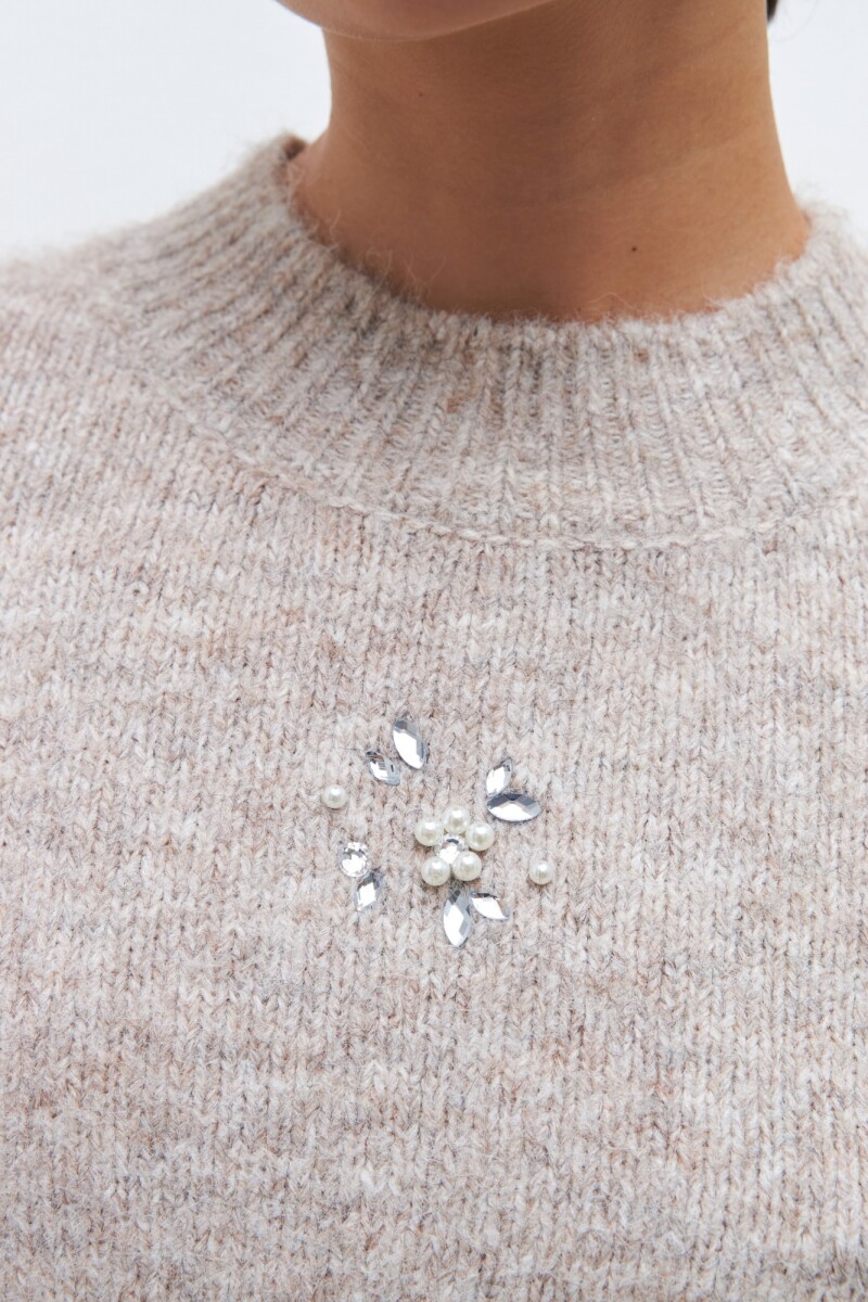 Sweater con perlas y strasses beige melange