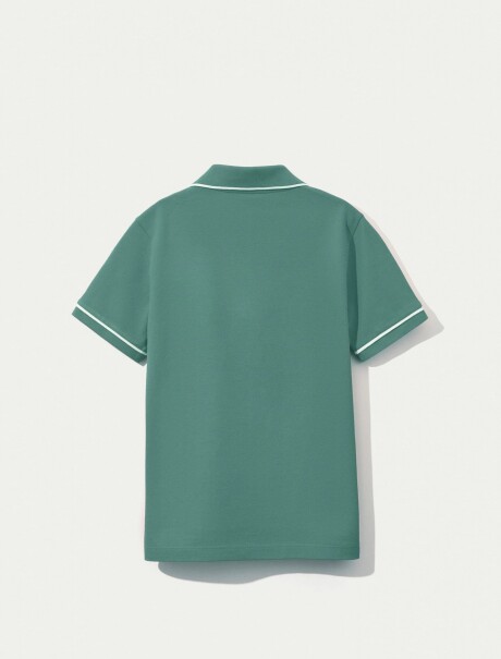 CAMISETA INFANTIL CON CUELLO Y BORDADO VERDE