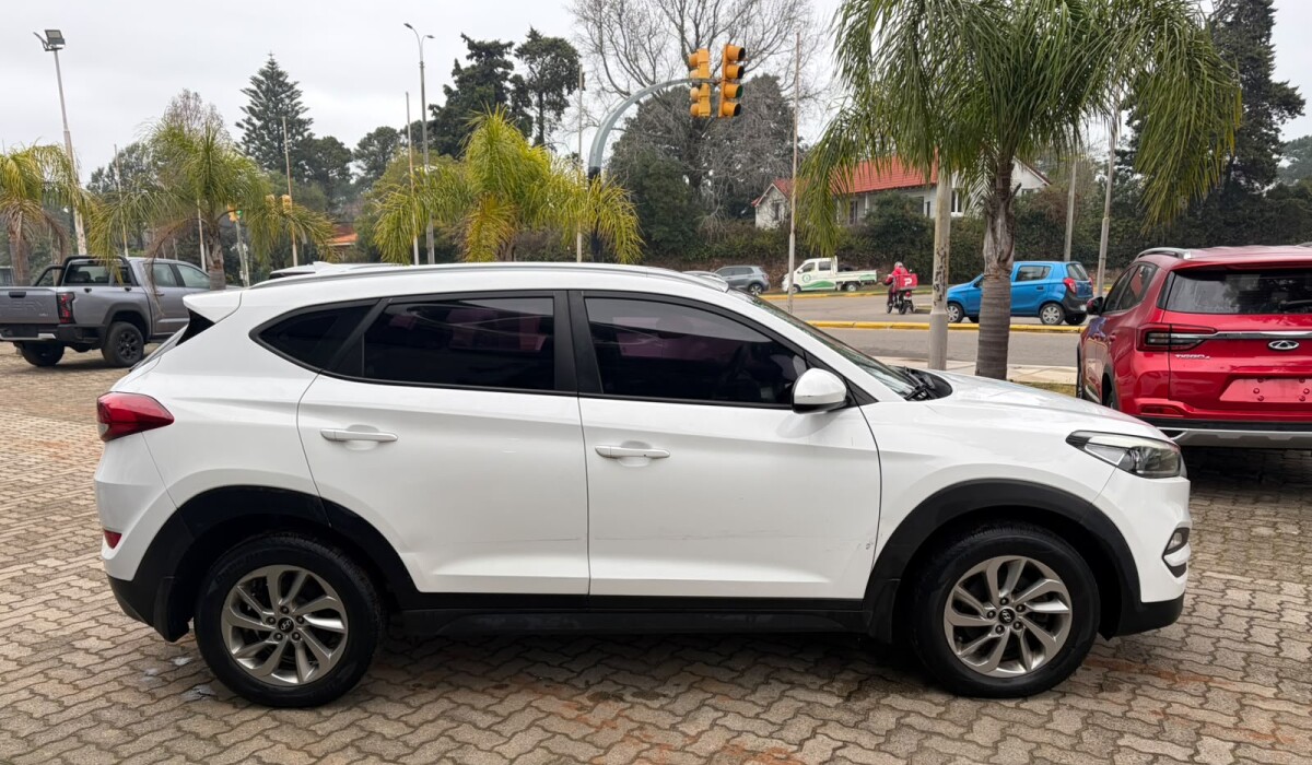 Hyundai Tucson 1.6 T-GDI Value AT - 2018 Hyundai Tucson 1.6 T-GDI Value AT - 2018