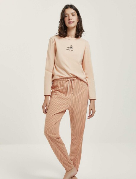 PIJAMA CON PANTALÓN LARGO ROSADO