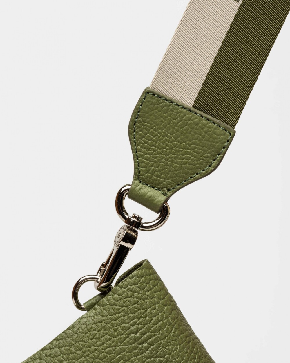 Morral Olivia en cuero graneado Verde