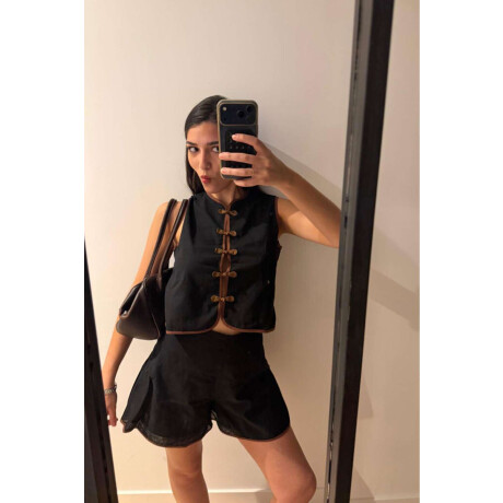 Short Alama Black