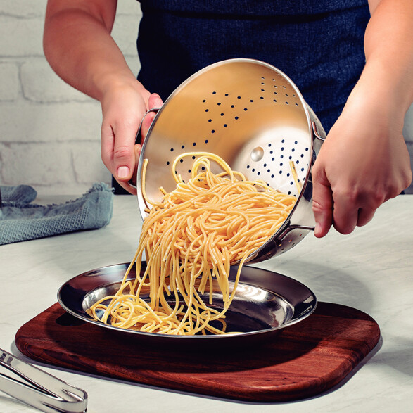 Colador para pasta modelo SERVICE, 200mm. -TRAMONTINA TF1429