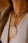 Escudo Chain Dorado