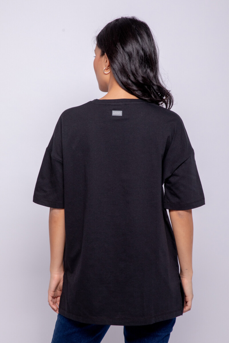 REMERA FLOWERS FEEL Negro