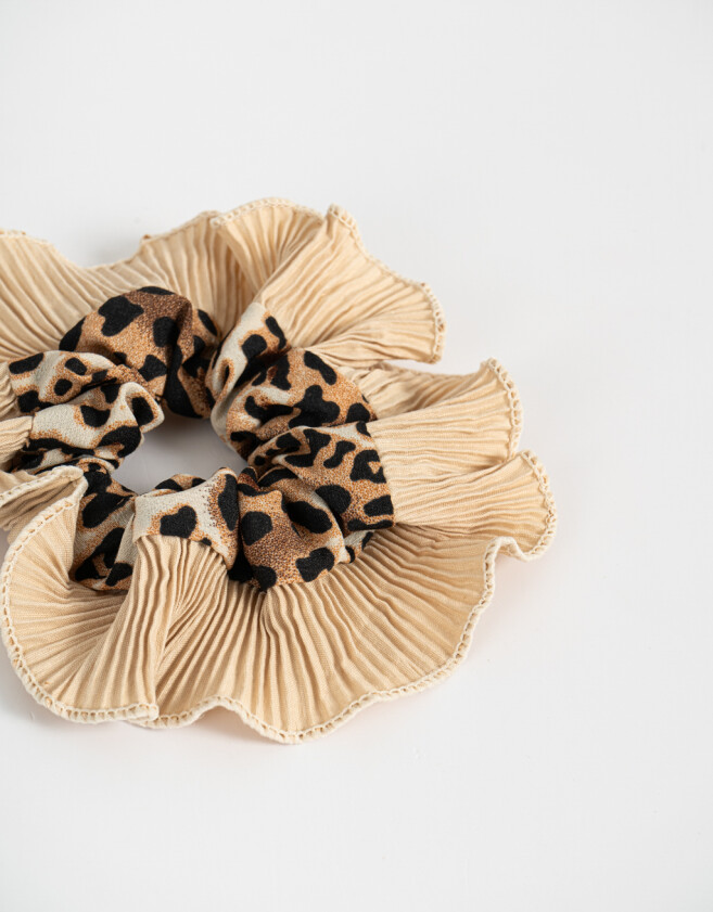 Skunzies Animal Print Scrunchie Con Volados - Combinacion Bicolor