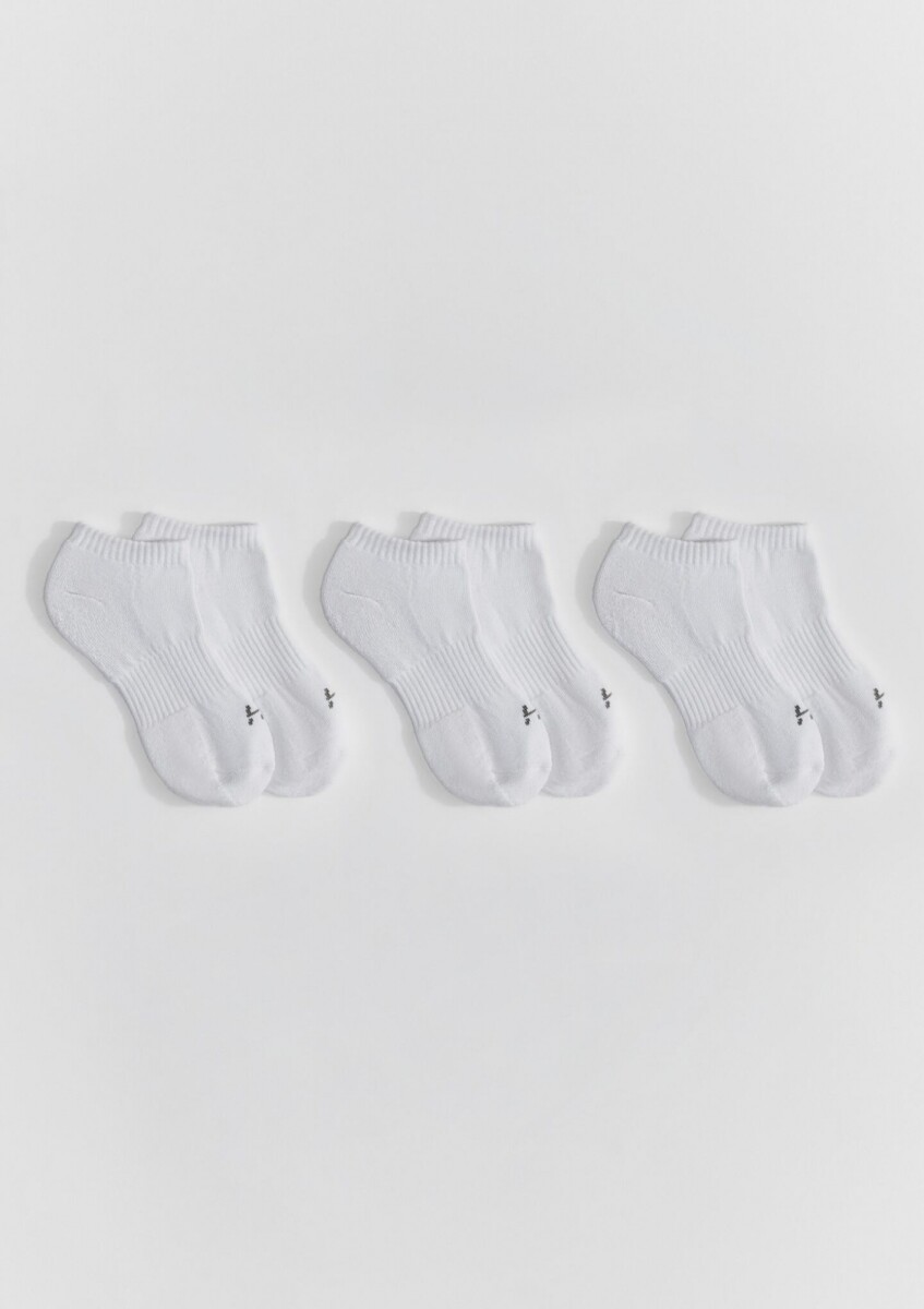 KIT CON 3 PARES DE MEDIAS ELASTIZADAS - BLANCO 