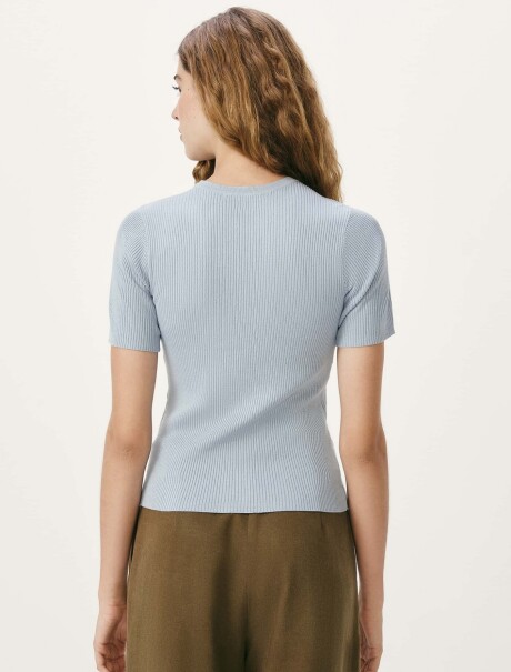 CAMISETA MANGA CORTA ACANALADA CELESTE