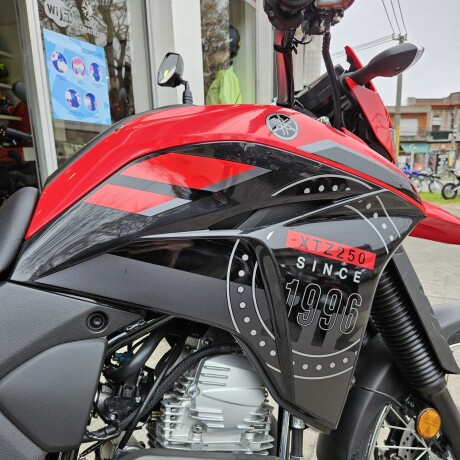 Yamaha XTZ 250 Lander Rojo
