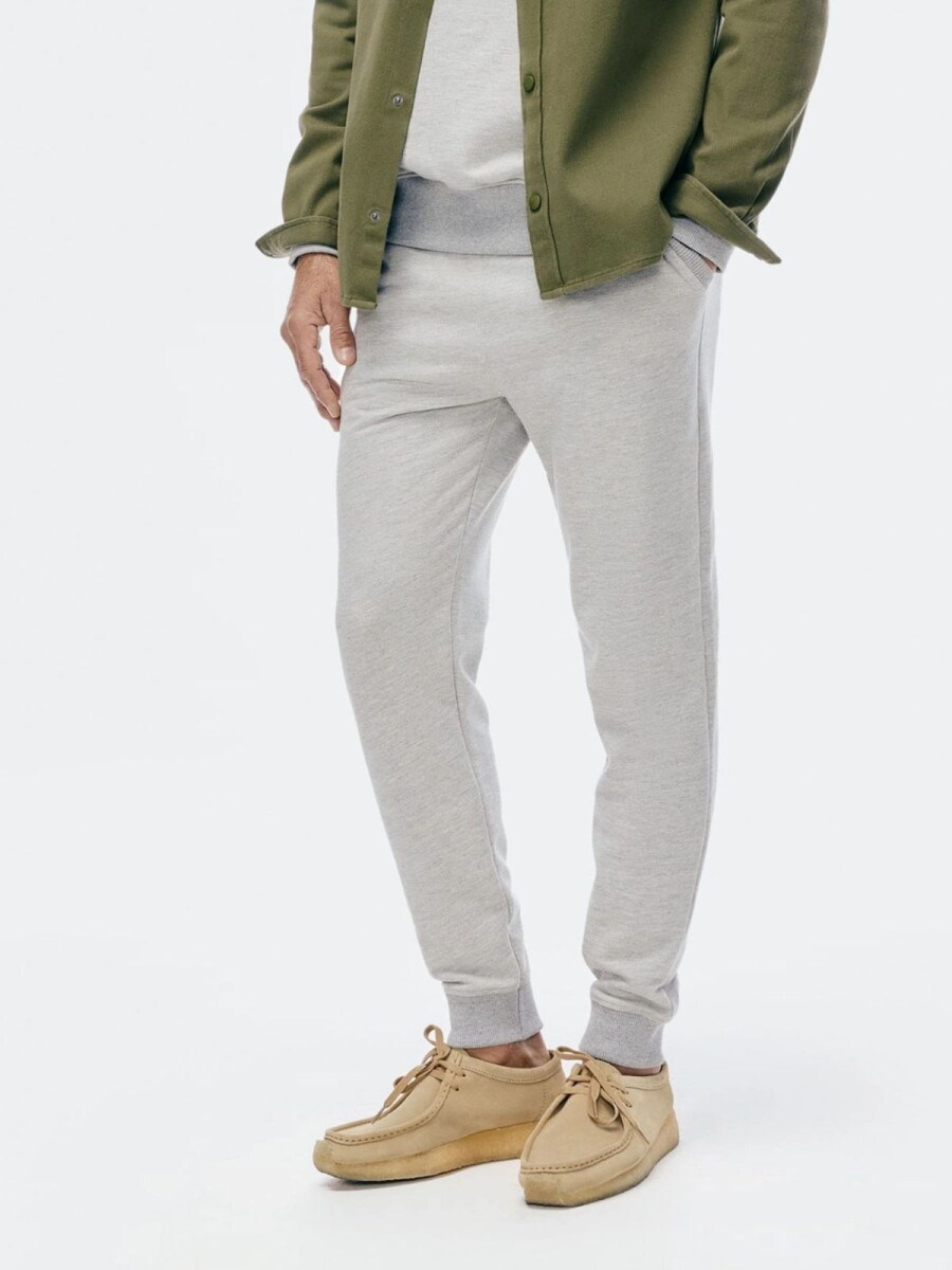 PANTALONES DEPORTIVOS BÁSICOS CON FORRO POLAR - GRIS 