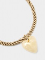 Collar Corto Con Corazón beige