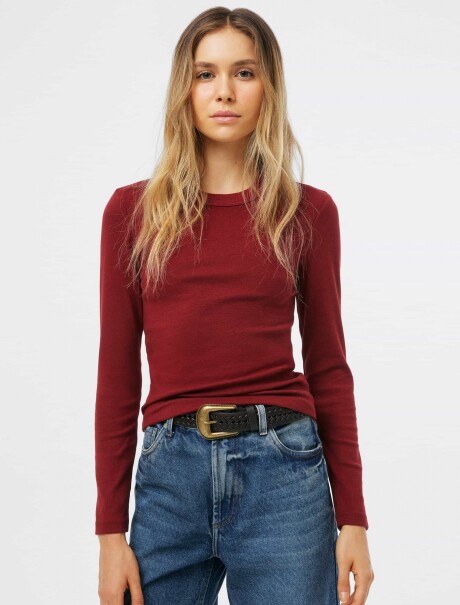CAMISETA BÁSICA EN TELA ACANALADA BORDEAUX