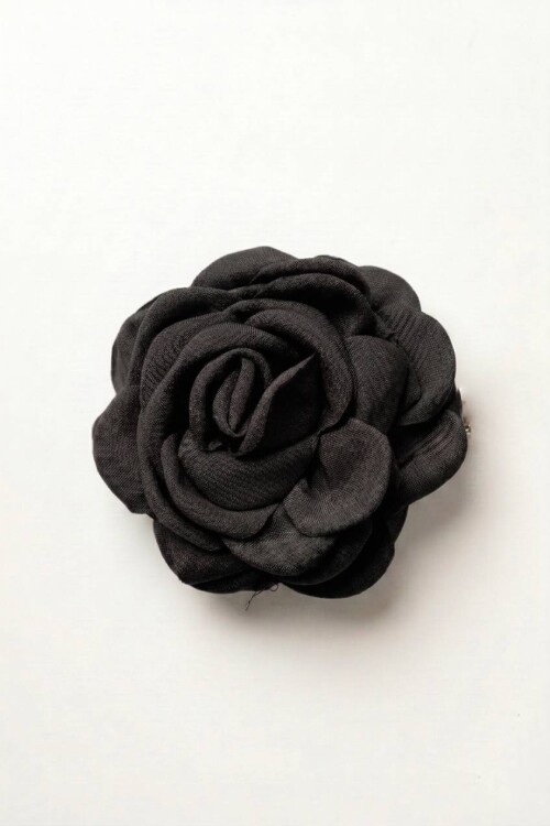 Broche flor tela negro