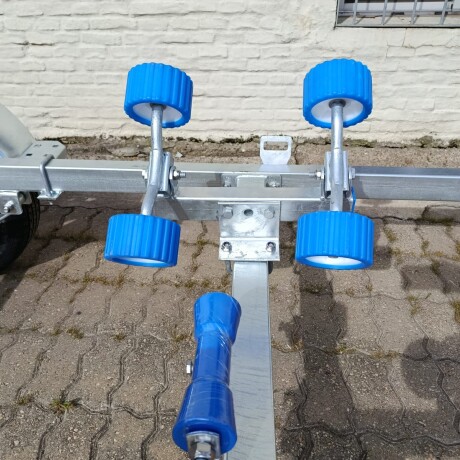 TRAILER LANCHA MAGNUM 4,45 x 175 mts 450 kgs TRAILER LANCHA MAGNUM 4,45 x 175 mts 450 kgs