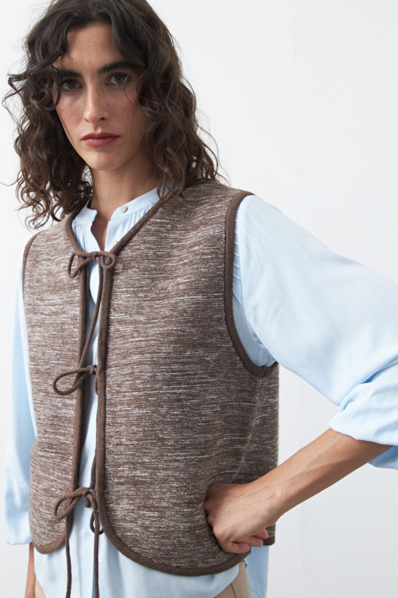 CHALECO HUGO - Café 