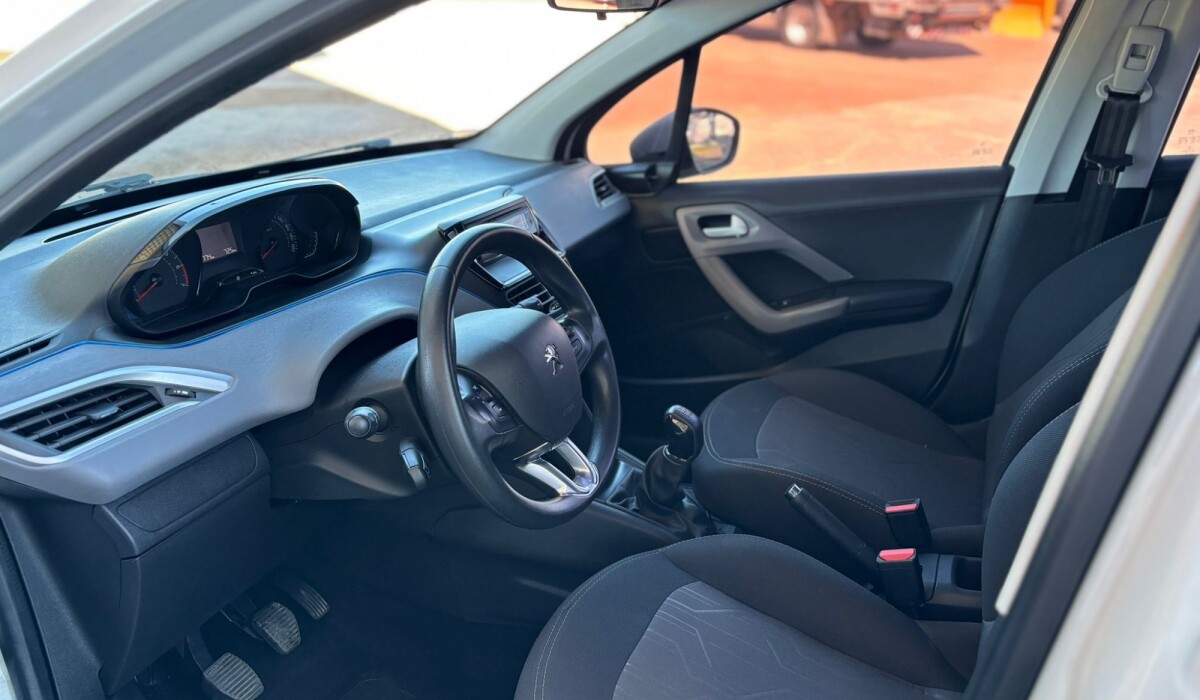 Peugeot 208 Active 1,5 - 2017 Peugeot 208 Active 1,5 - 2017