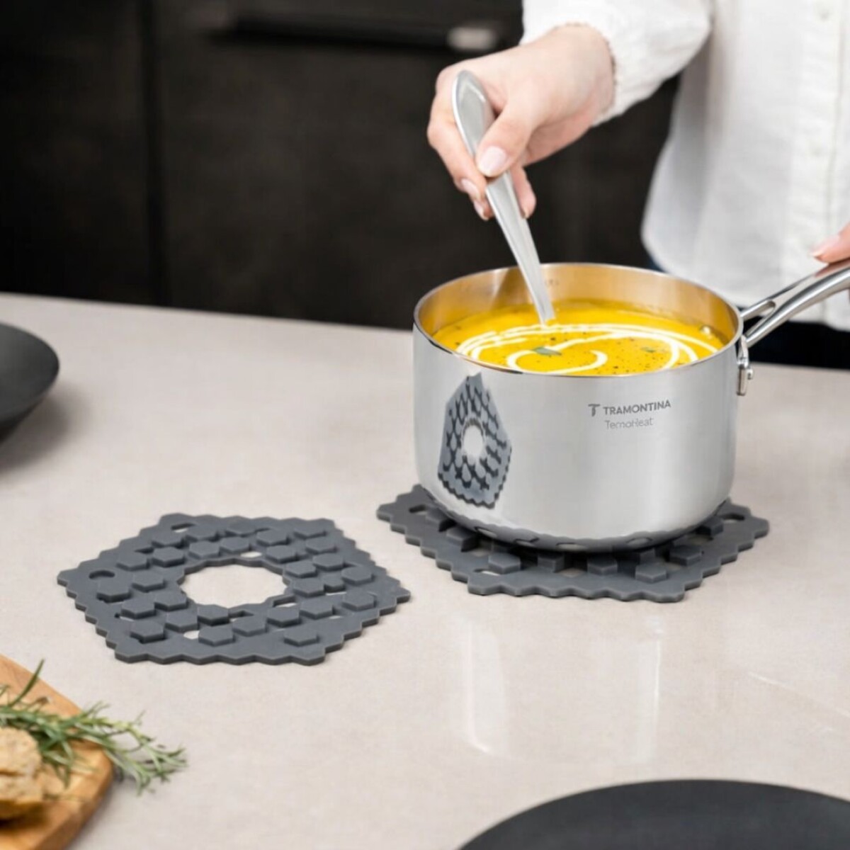 POSA FUENTES OLLAS DE SILICONA HEXAGONAL TRAMONTINA 