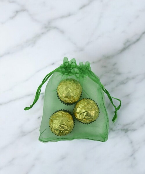 Bolsa organza 8x11 cm. VERDE BENETTON