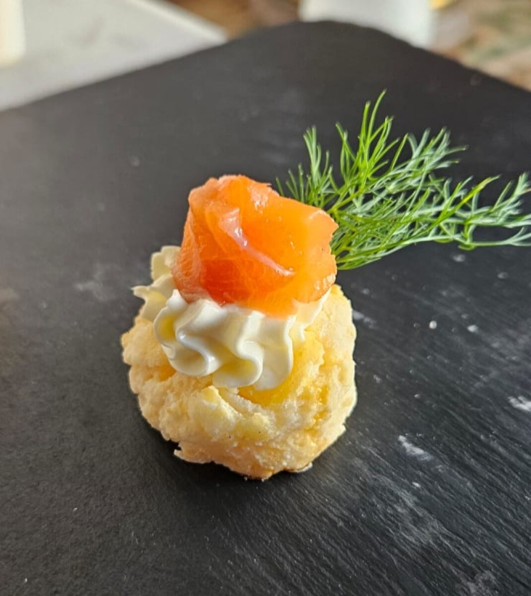 Mini chipa de salmón 