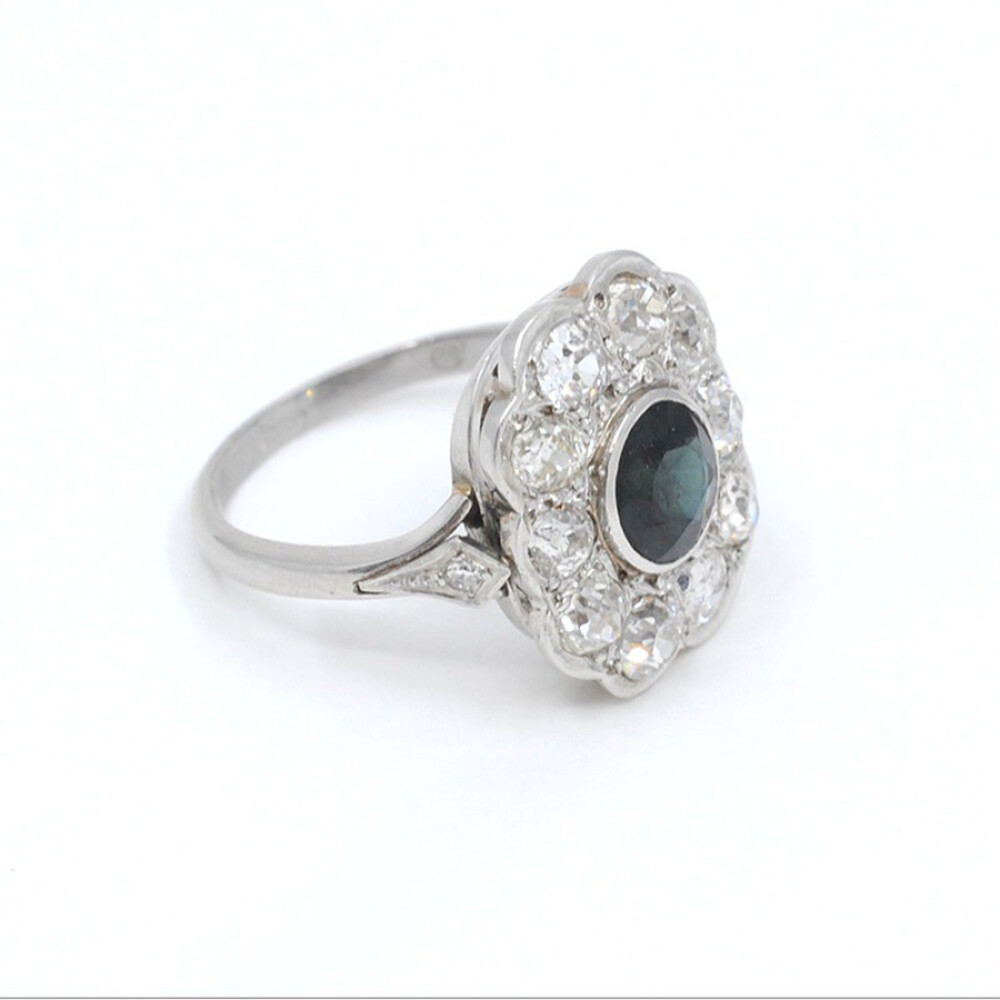Anillo Antiguo En Platino, Zafiro Y Brillantes Anillo Antiguo En Platino, Zafiro Y Brillantes