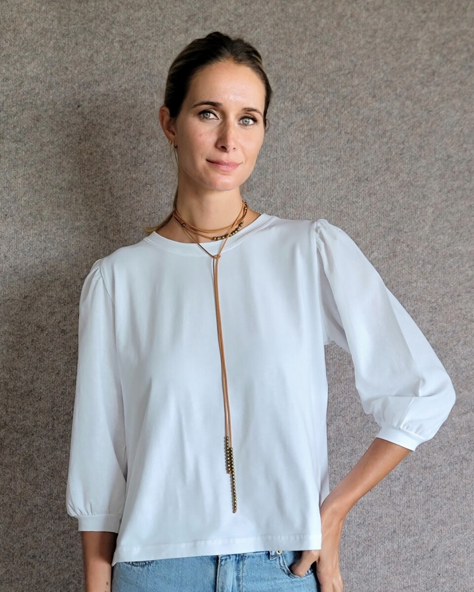 Remera Rose - Blanco pespunte al tono 