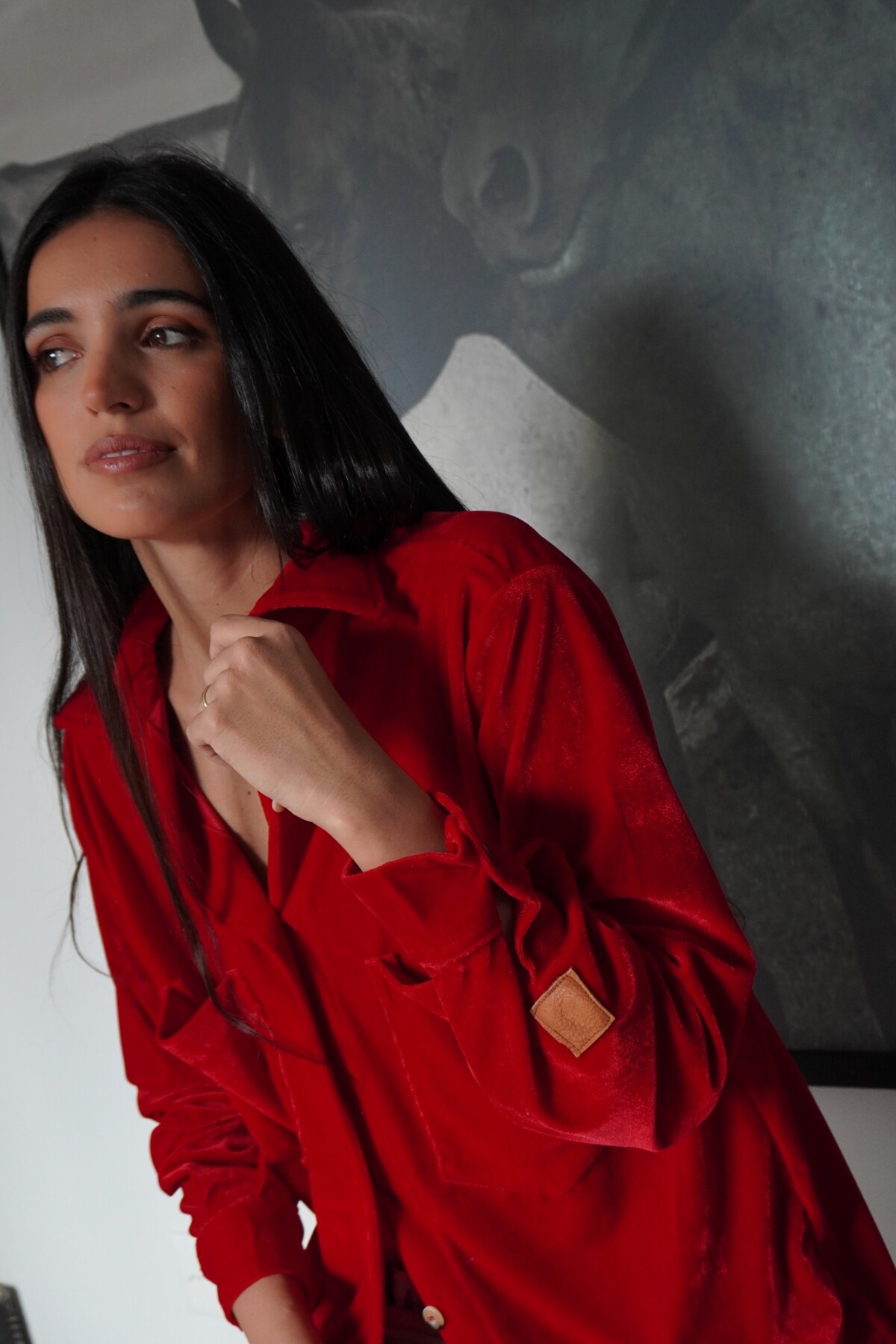 Velvet Shirt con Puño Rojo