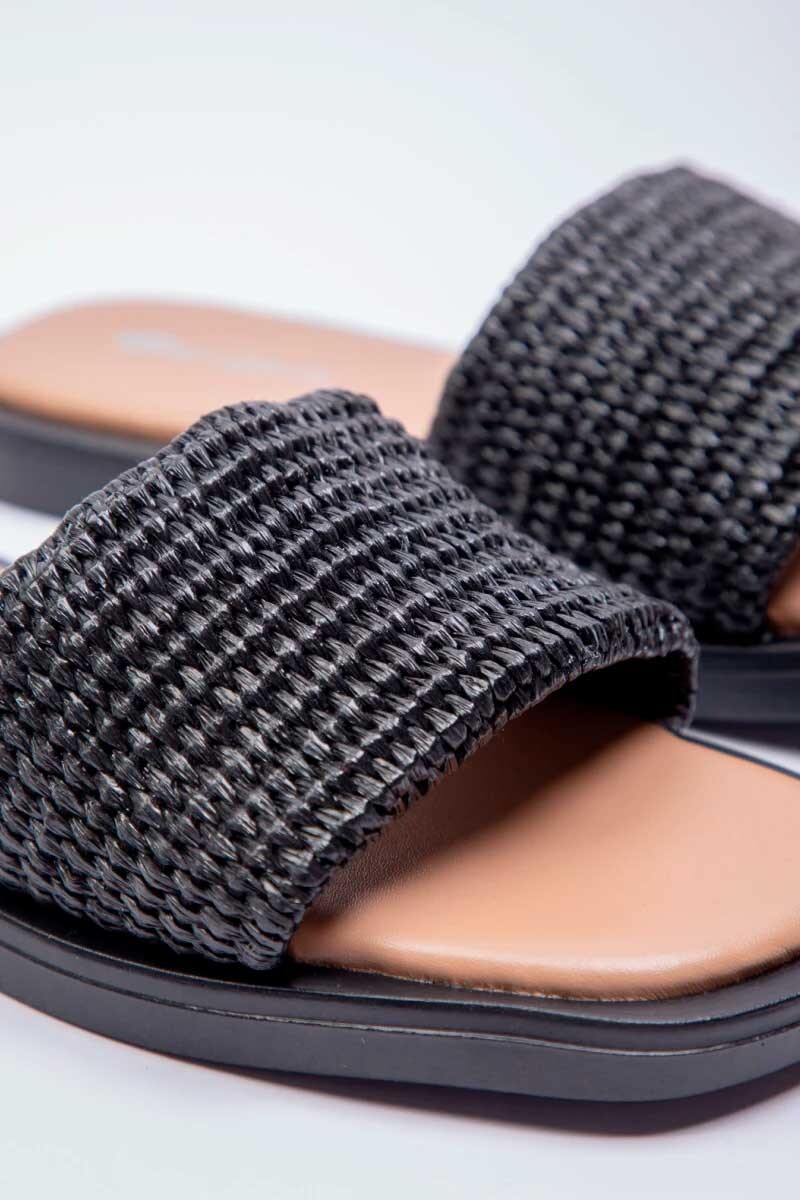 SANDALIA PADDOCK MADENA Negro